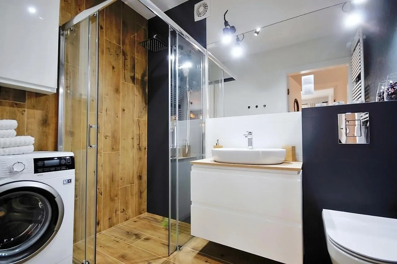 Apartment Apartament Andar Z Miejscem Parkingowym Kolobrzeg Poland